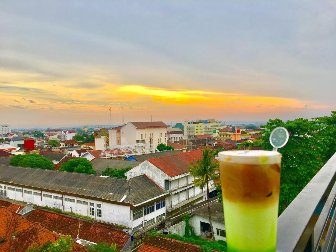 Regantris Malioboro Yogyakarta Exterior foto